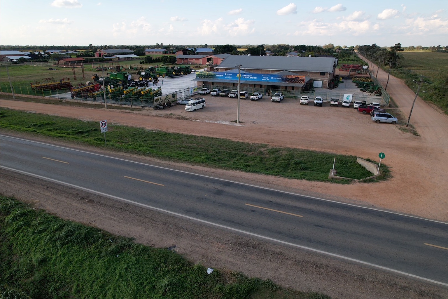 Vista panorámica actual de RPGROUP TODO AGRO desde la carretera