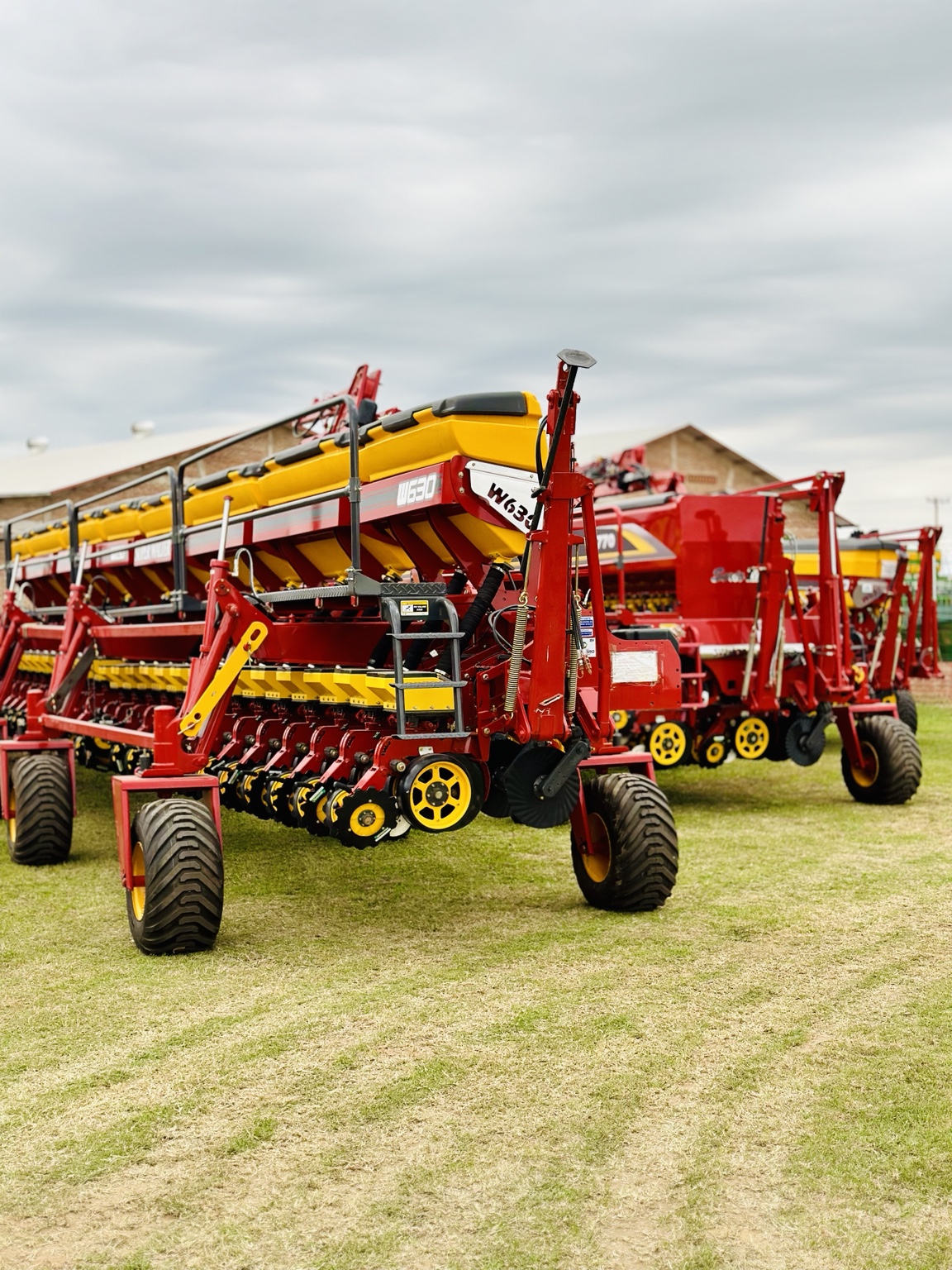 Sembradora Super Walter exhibida en las instalaciones de RPGROUP TODO AGRO